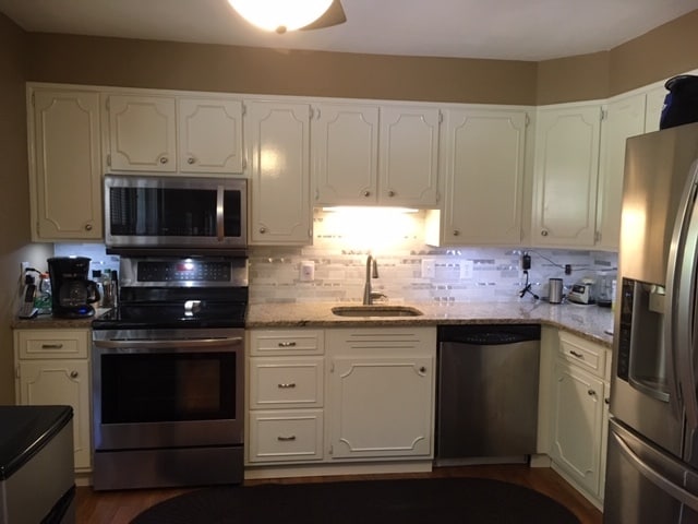 Kitchen - 7413 Skyline Dr