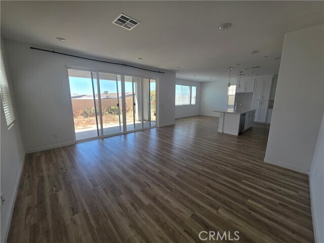Building Photo - 2860 Sapphire Rd