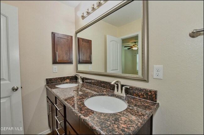 Building Photo - 12060 Mesquite Thorn Dr