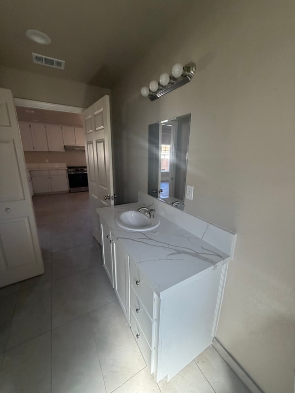 Building Photo - 418 N Elmwood Ave