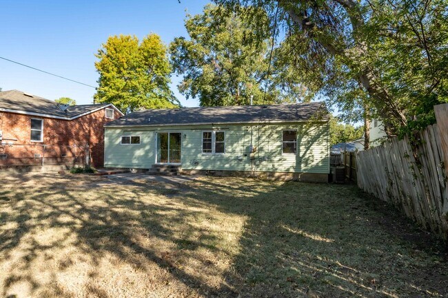 Building Photo - 3710 W 44th St