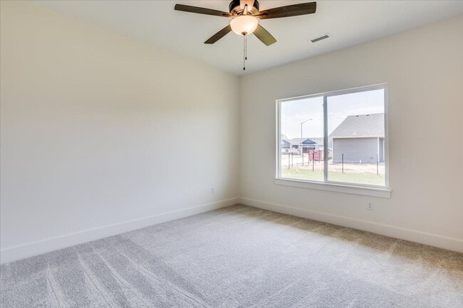 Building Photo - Beautiful Single Family Home!