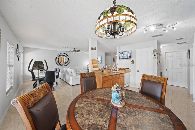 Building Photo - 3304 Amberley Park Cir