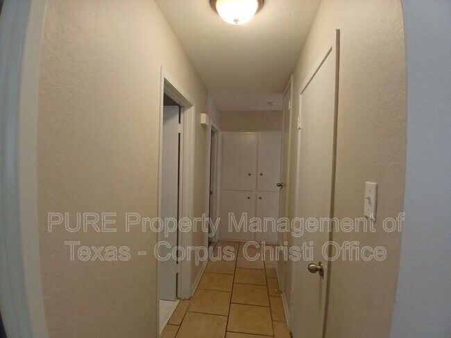 Building Photo - 4713 S Shea Pkwy