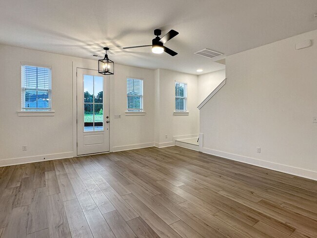 Building Photo - Luxury Townhome in Midtown Nexton