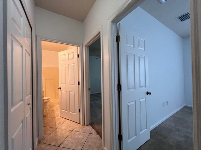Building Photo - HUGE PRICE REDUCTION!! HOME IS READY FOR A...