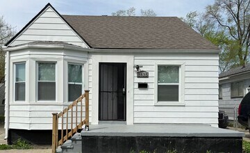 Building Photo - Freshly Renovated 3-Bedroom Home – Quality...