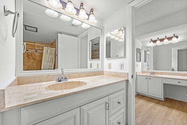 Building Photo - 6662 Boca Del Mar Dr