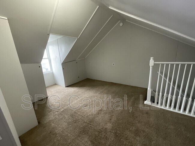 Building Photo - 2118 Greenwood St