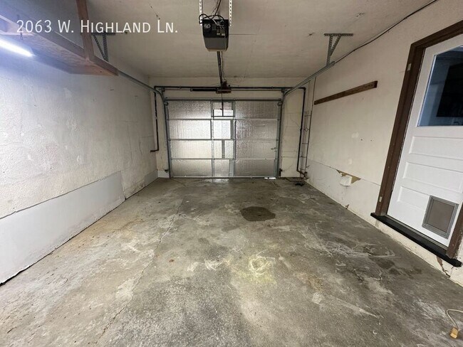 Building Photo - 2063 W Highland Ln