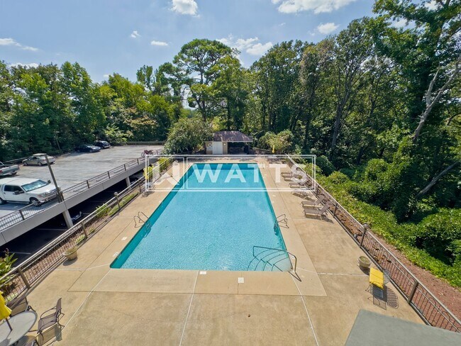 Building Photo - Spacious 2-Bed, 2-Bath Condo at Regency Terrace