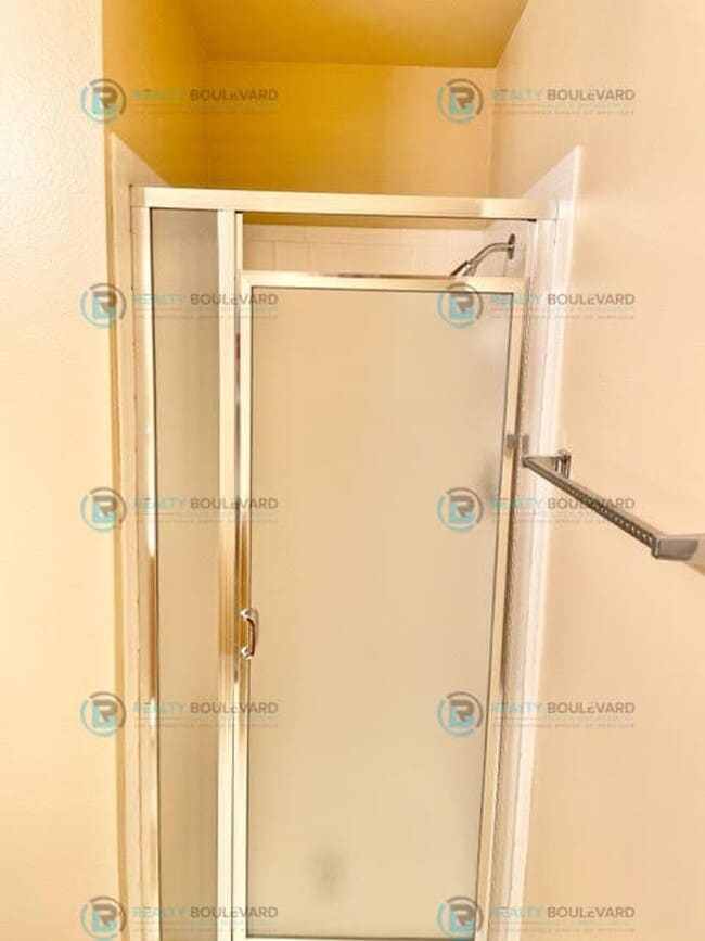 Building Photo - Well-Appointed 4BR Home with Open Floorplan & Expansive Yard