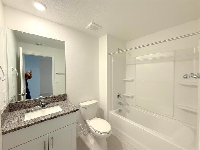 Building Photo - 32037 Spiceberry St
