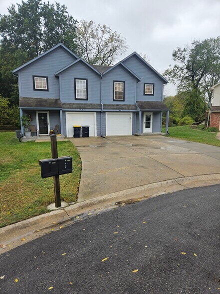 Primary Photo - 7601 E 95th Ter