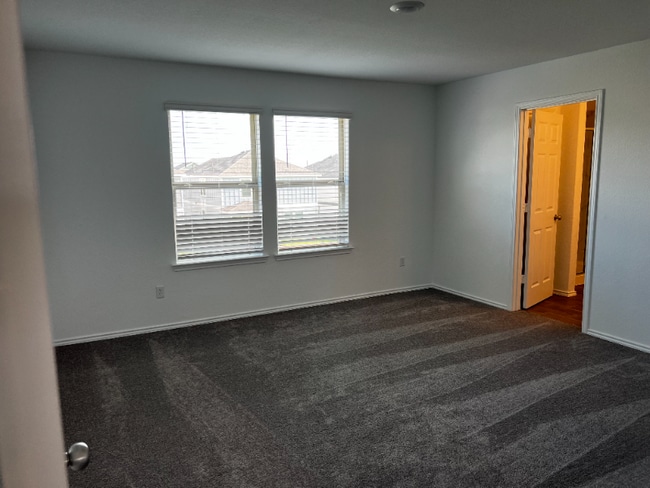 Building Photo - 456 Pickrell Lp