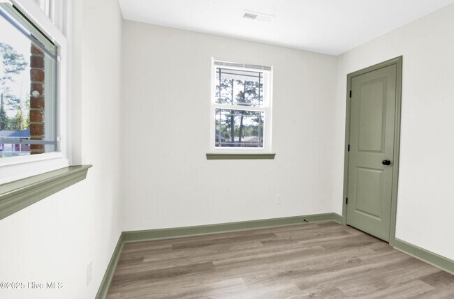 Building Photo - 103 Armstrong Dr