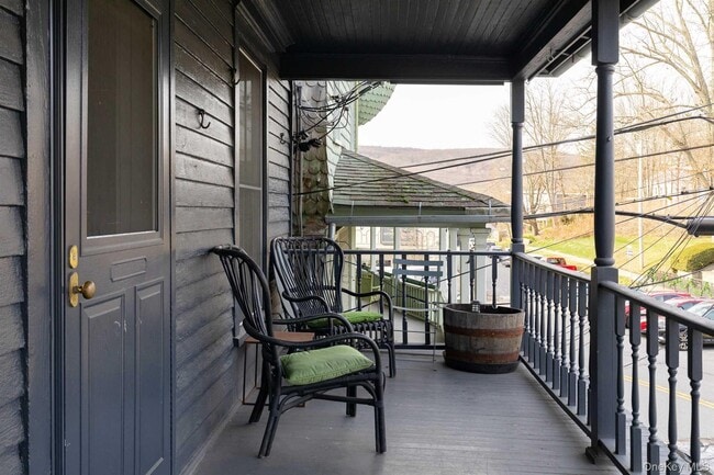 Building Photo - 44 Main St