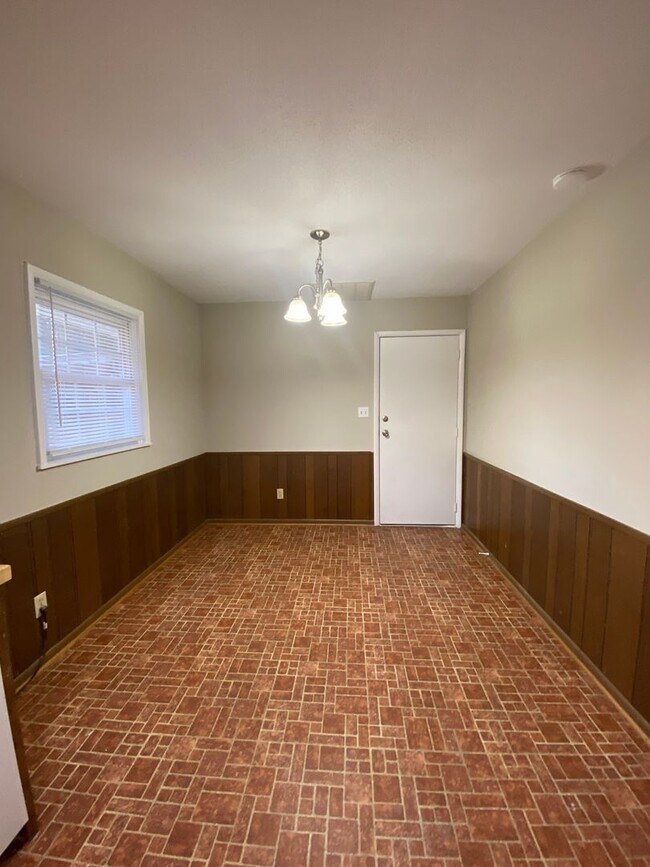 Building Photo - 197 Merlin Dr