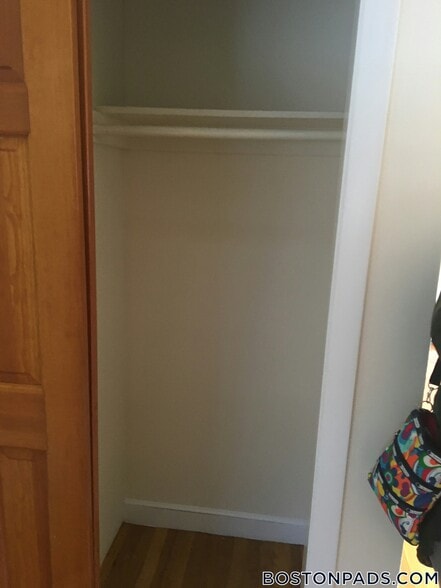 Building Photo - 264 Grove St