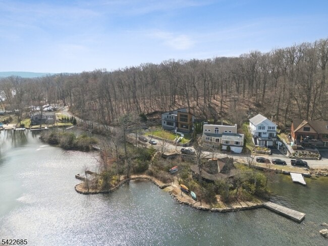 Building Photo - 301 Kingsland Rd