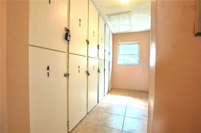 Building Photo - 1455 N 12th Ct