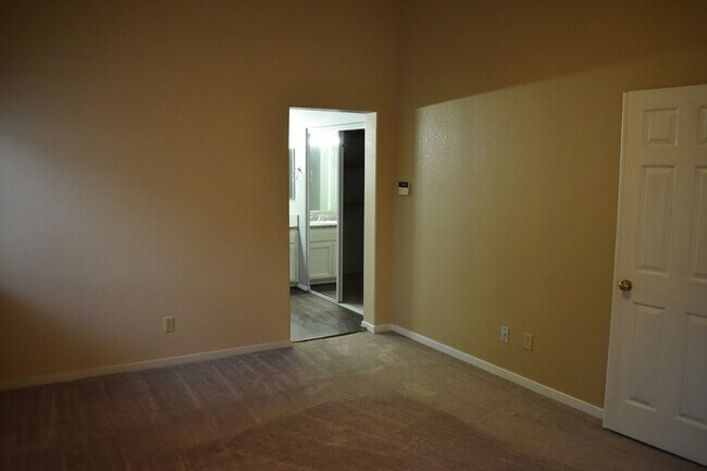 Building Photo - 924 Christy Ct