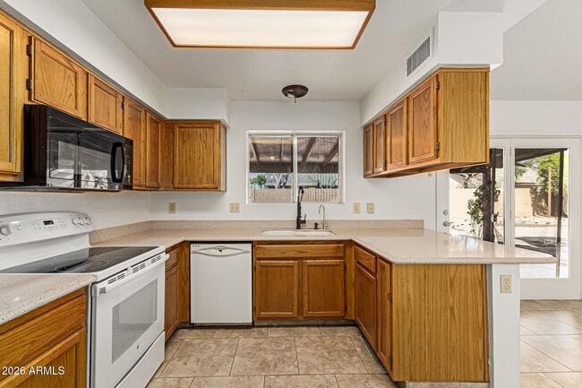 Building Photo - 8820 W Alice Ave