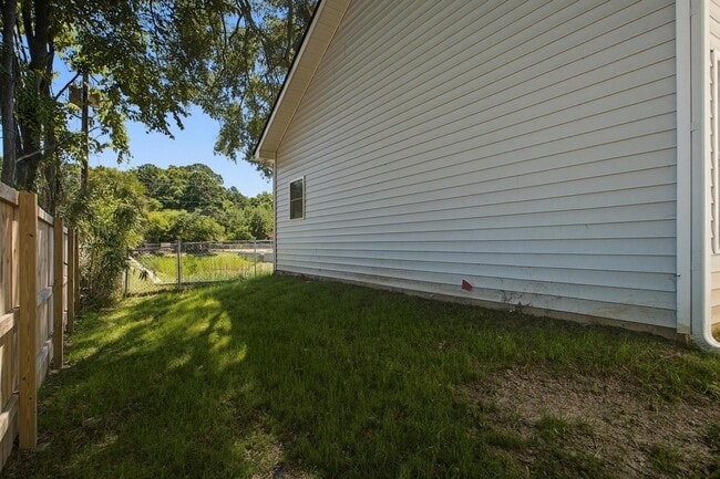 Building Photo - 4705 Boundary St