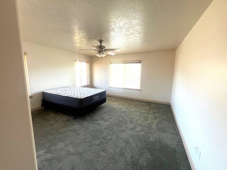 Building Photo - 320 S 1125 W