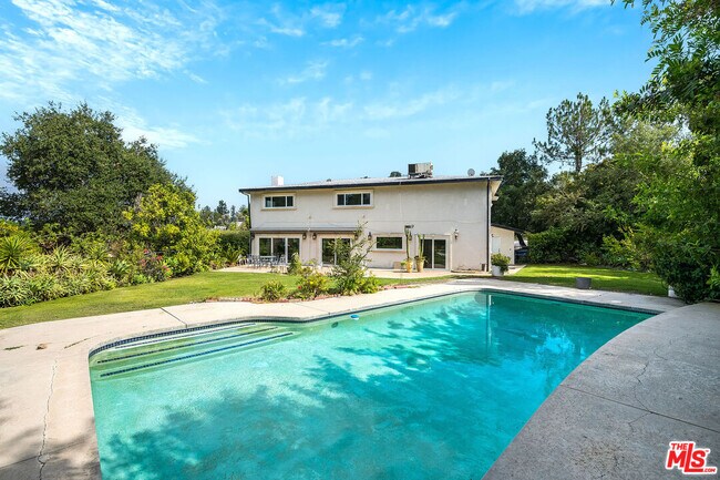 Building Photo - 3643 Ballina Canyon Rd