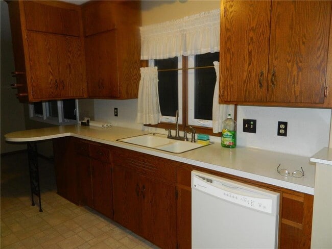 Building Photo - 209 Valley High Rd