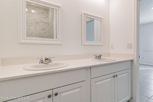 Building Photo - 1590 Jacobin St NW