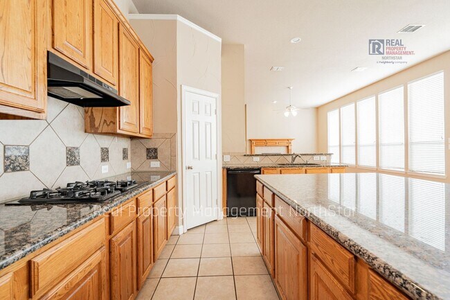 Building Photo - Lake Views, Space & Lifestyle – Ask about our move in specials!