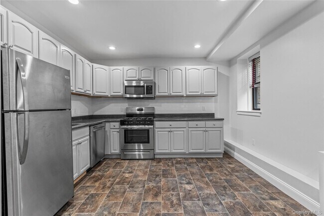Building Photo - 232 Martine Ave