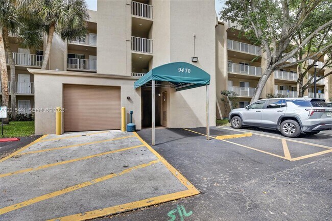 Building Photo - 9470 Tangerine Pl