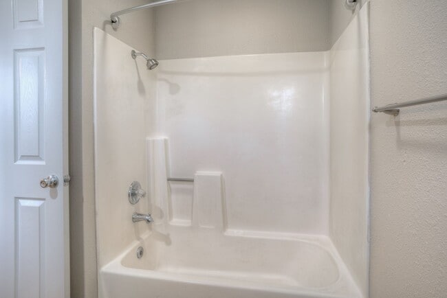 Building Photo - Greenwood Estates has an Excellent 2 Bedroom, 1.5 Bath Townhouse with a Backyard and Garage!