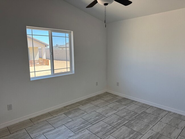 Building Photo - Newer San Luis Three Bedroom Home