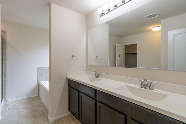 Building Photo - 809 Tabernash