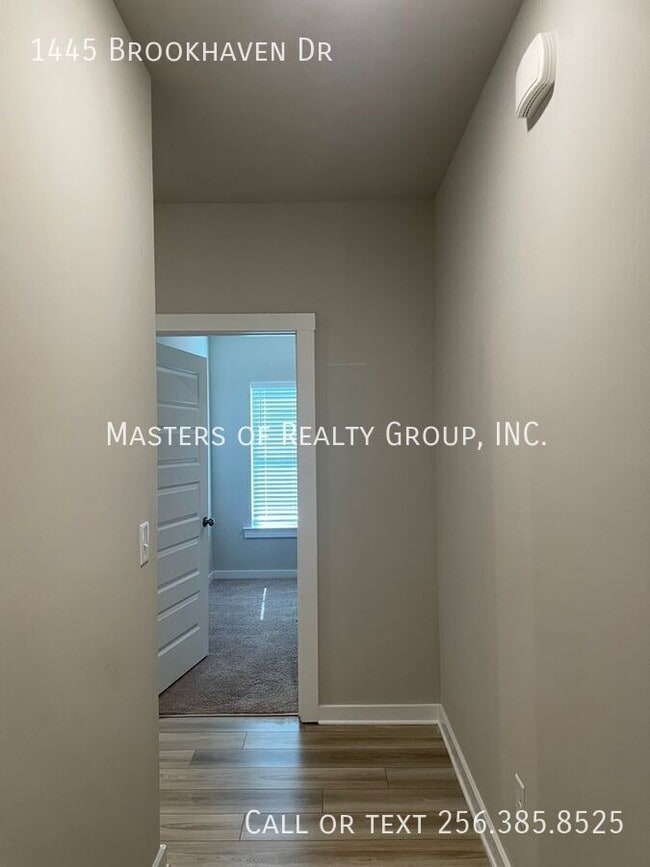 Building Photo - 1445 Brookhaven Dr