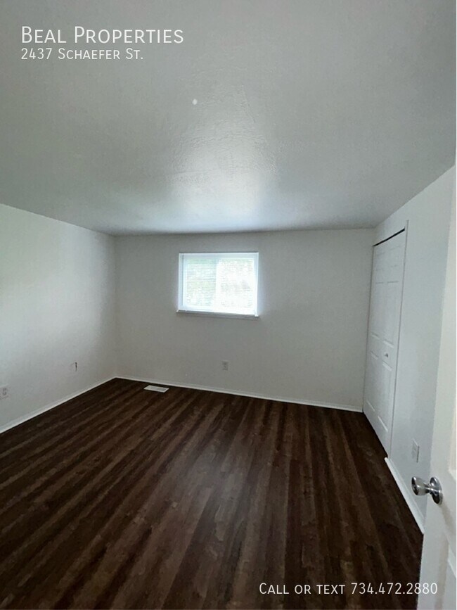 Building Photo - 2437 Schaefer St
