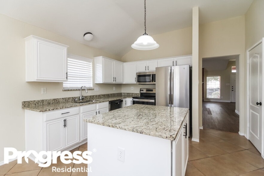 Building Photo - 412 Round Rock Dr
