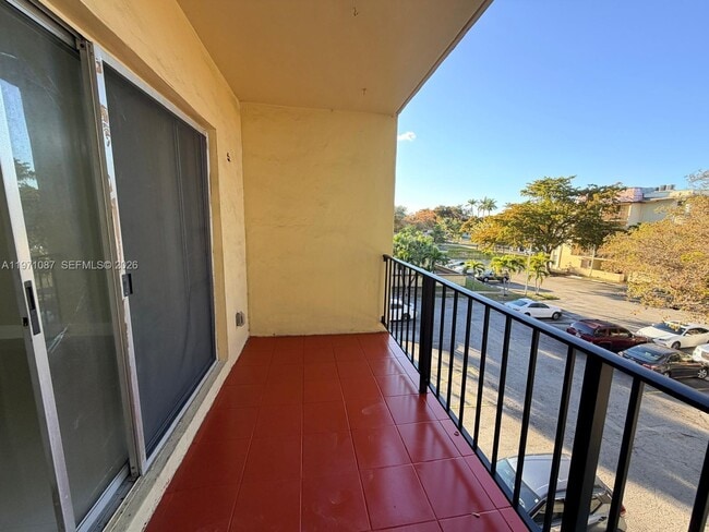 Building Photo - 11925 NE 2nd Ave