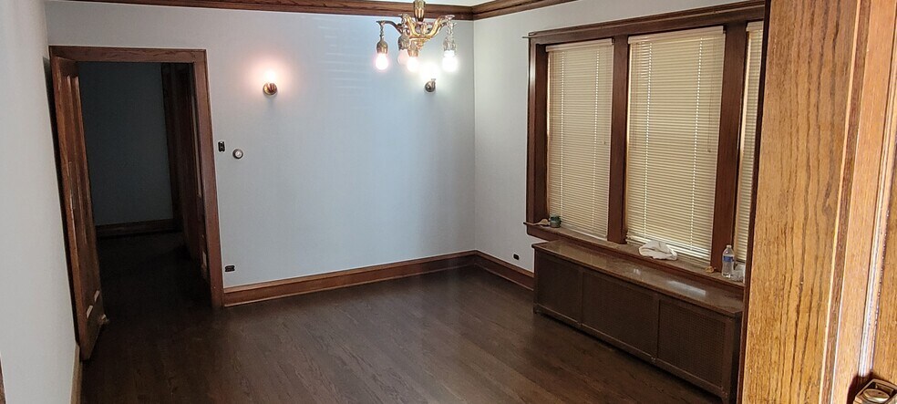 Building Photo - 5228 W Hutchinson St