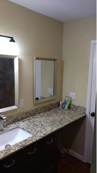 Bath1 - 8360 SW 122nd St