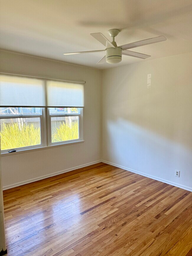 Bedroom 1 - 2401 Oak St