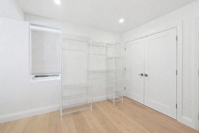 Building Photo - 6 Richardson St