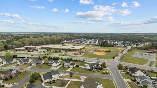Building Photo - 8246 English Saddle Dr