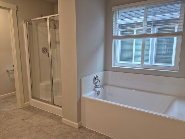 Building Photo - 31741 NW Blake Terr