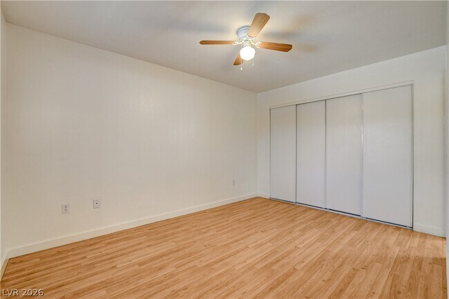 Building Photo - 7950 W Flamingo Rd