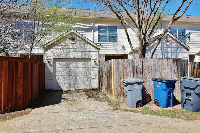 Building Photo - 5306 Bexar St